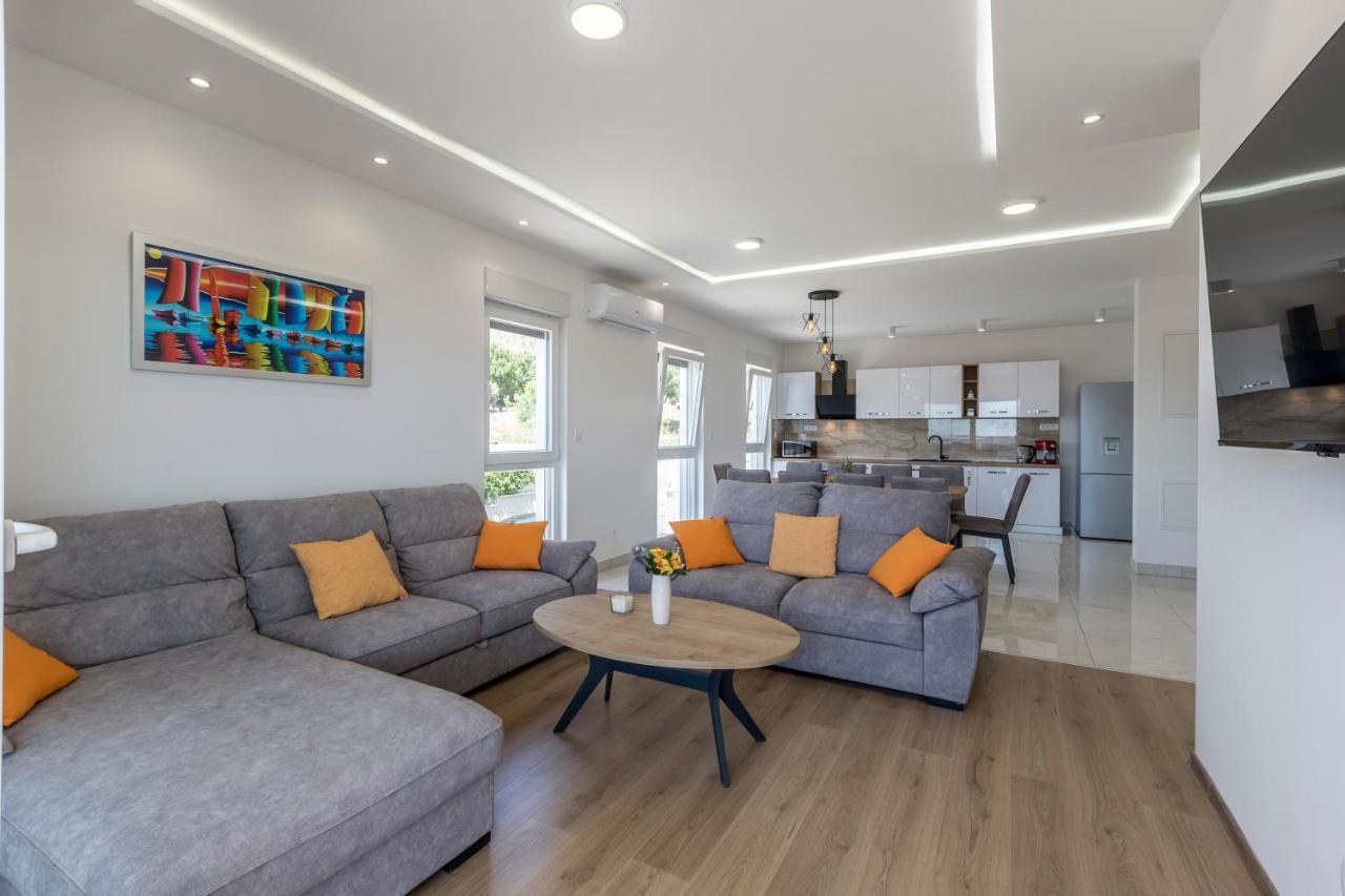Luxury Villa La Nonna Ana - Heated Pool, Sea View, Near Split Kaštela المظهر الخارجي الصورة